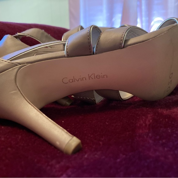 Calvin Klein heels - Picture 4 of 4